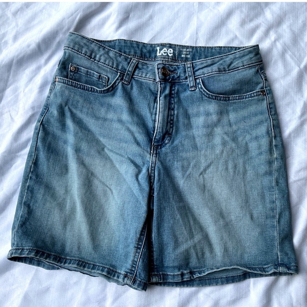 Lee Regular Fit Denim Shorts Womens 10M Light Wash Excellent Mid Rise‎ Stretch